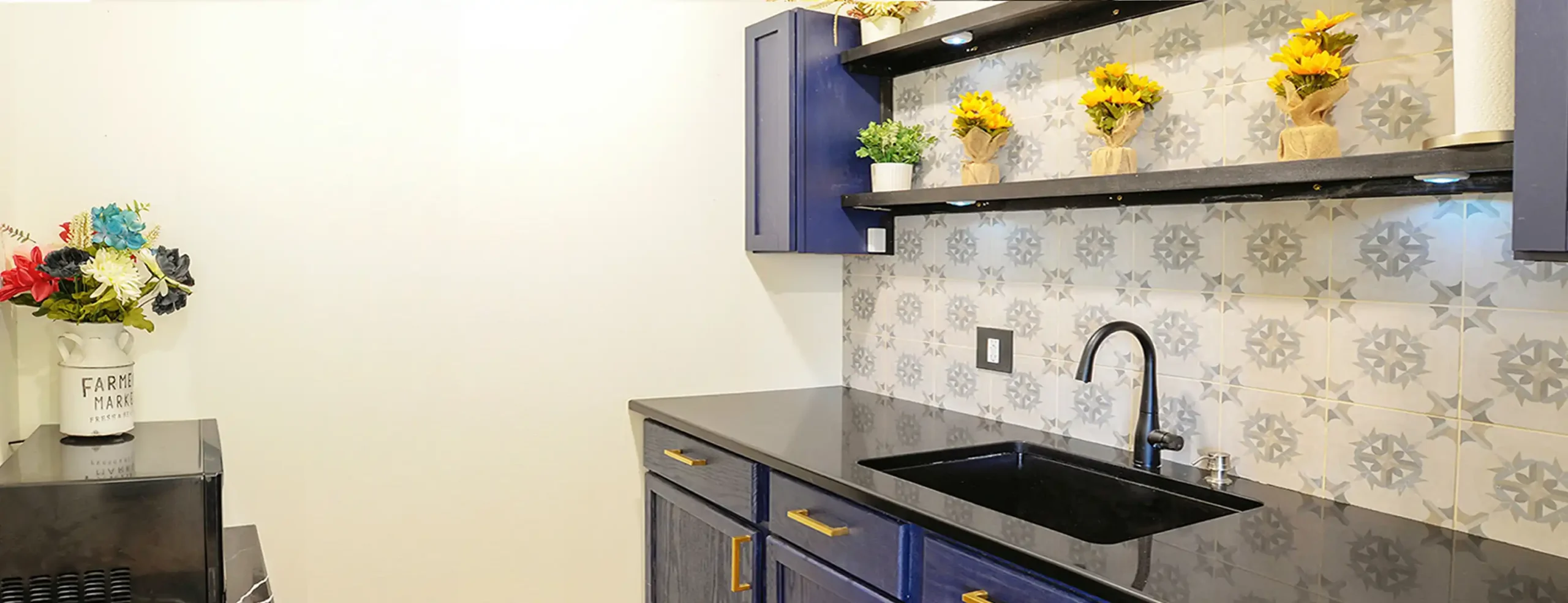 Project Showcase | 1073 Kamari: Dark Elegance for the Modern Kitchen